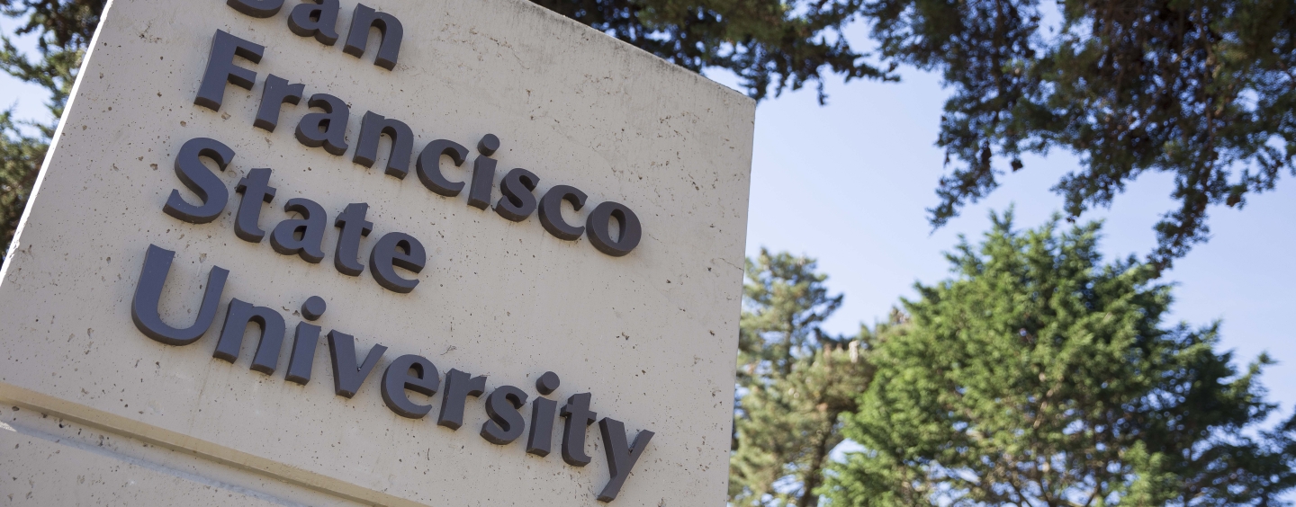 A concrete sign that says San Francisco State University